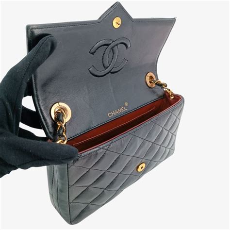 chanel point flap